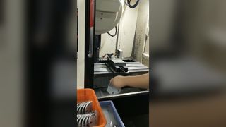 producendo la linea di parentesi