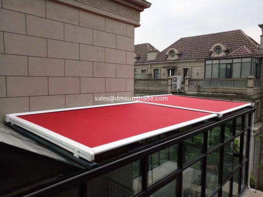 Tenda da sole retrattile motorizzata personalizzata per tettoia per veranda