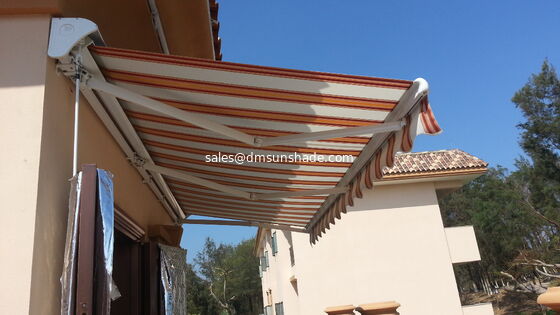 Tenda da sole personalizzata per esterni in alluminio, tenda da sole a bracci retrattili a mezza cassetta